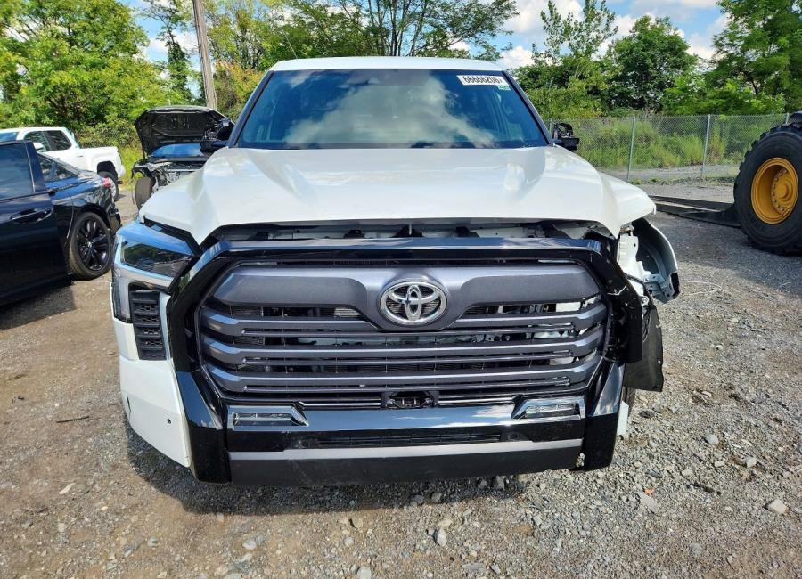 Salvage 2025 Toyota Tundra Limited in White