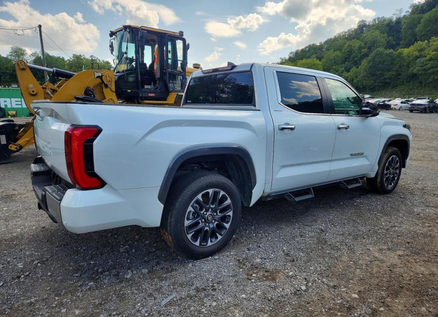 Salvage 2025 Toyota Tundra Limited in White