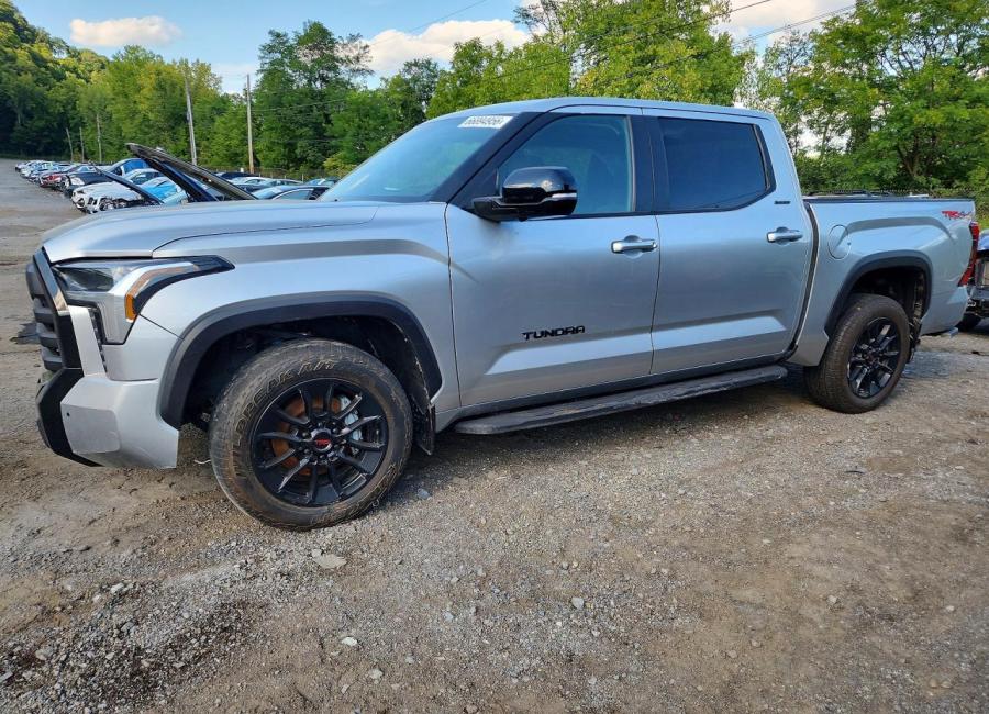 Salvage 2025 Toyota Tundra Limited in Silver