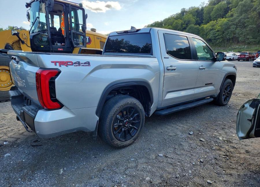 Salvage 2025 Toyota Tundra Limited in Silver