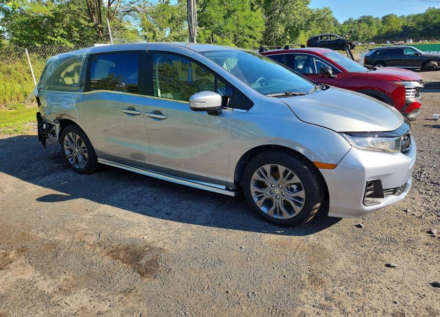 Salvage 2026 Honda Odyssey Touring in Silver