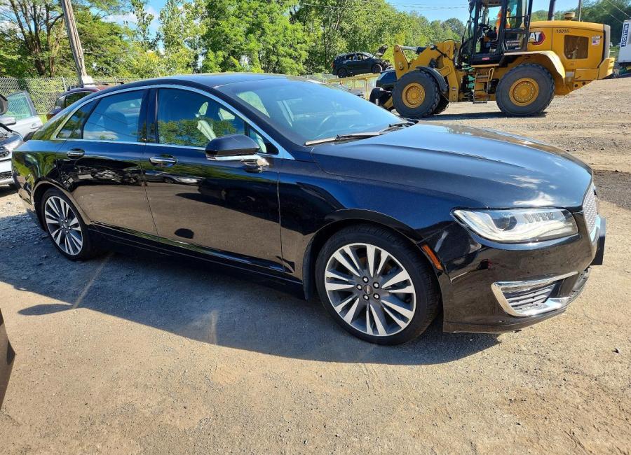 Salvage 2017 Lincoln Mkz  in Black