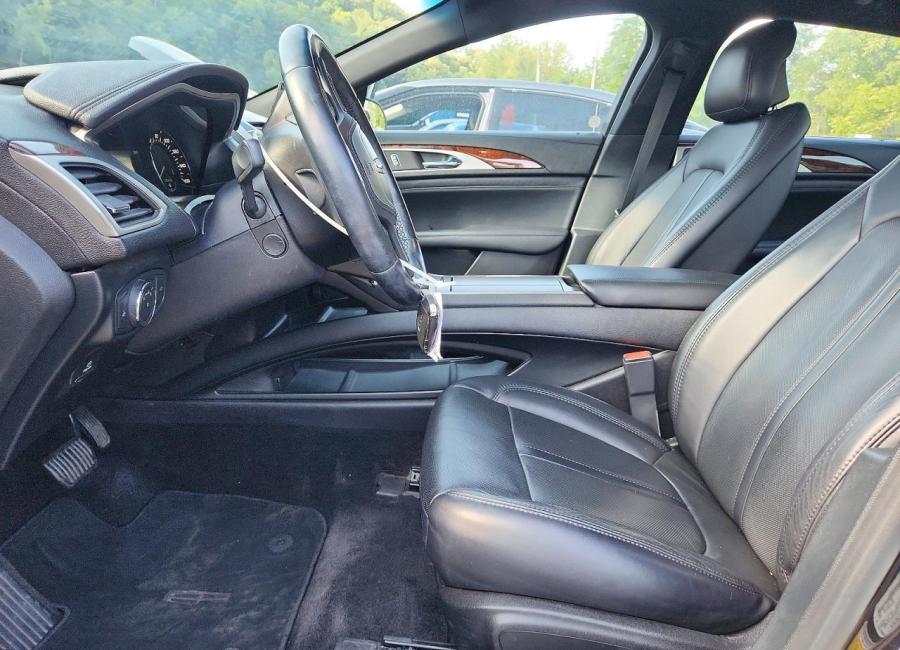Salvage 2017 Lincoln Mkz  in Black