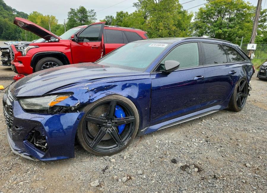 Salvage 2021 Audi Rs6  in Blue