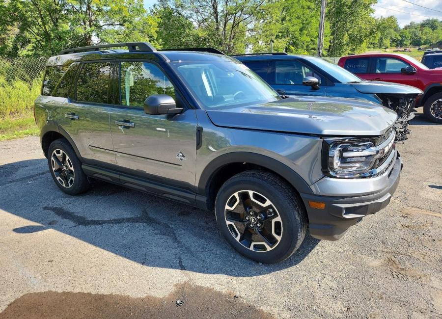 Salvage 2024 Ford Bronco Sport Outer Banks in Gray