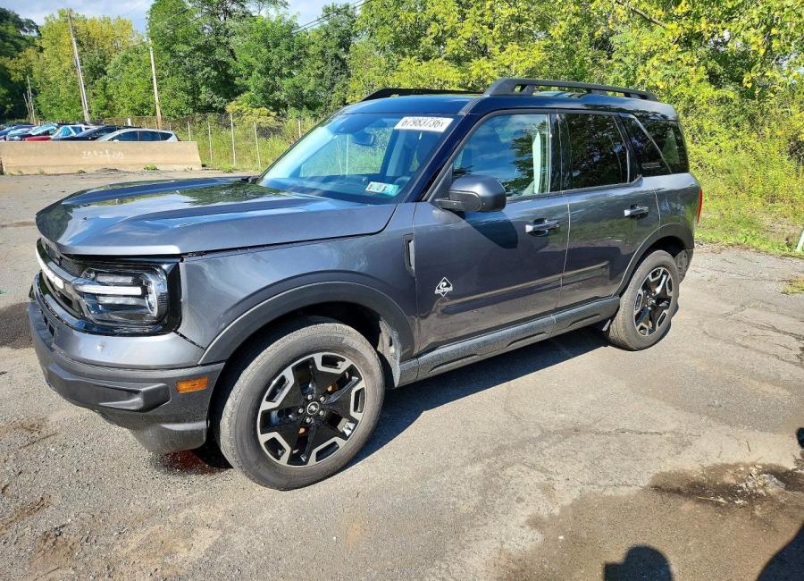Salvage 2024 Ford Bronco Sport Outer Banks in Gray
