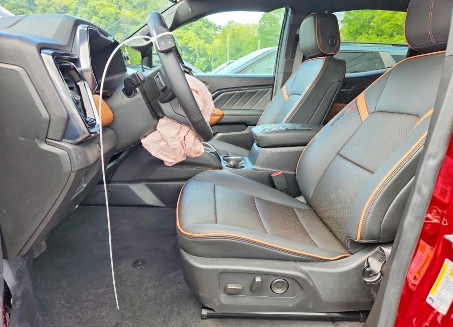 Salvage 2026 Gmc Canyon At4 in Burgundy