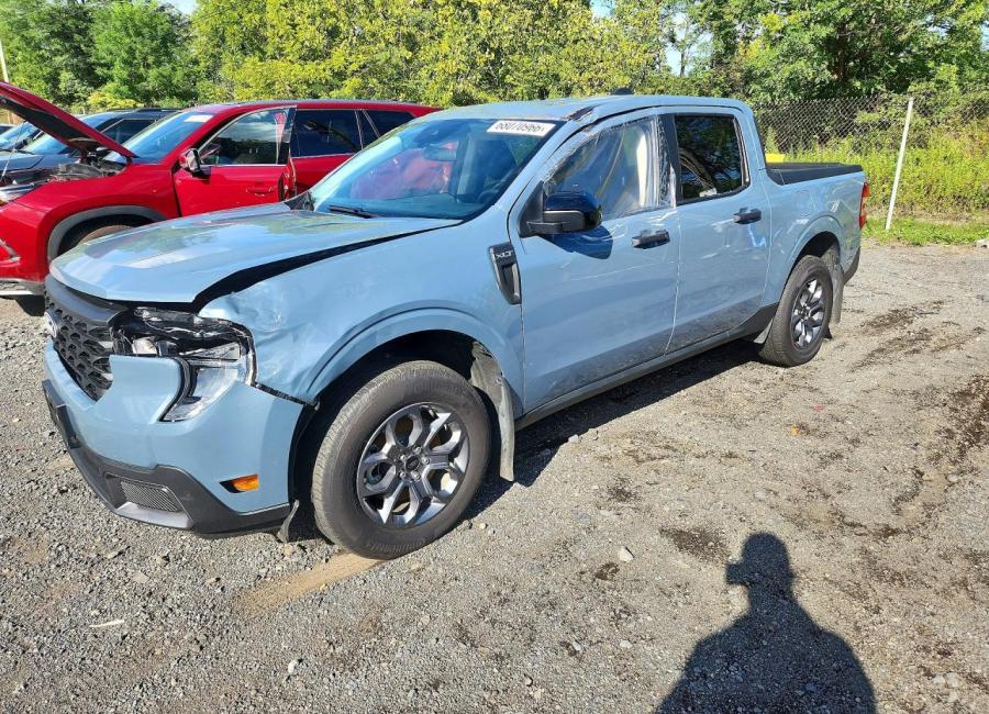 Salvage 2025 Ford Maverick  in Blue