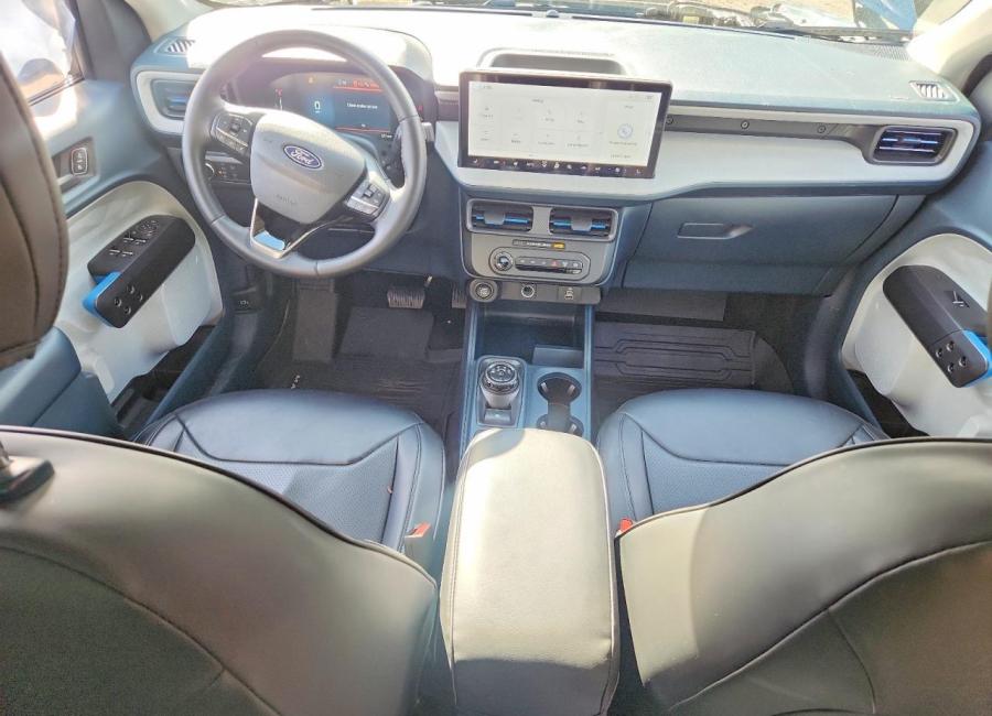 Salvage 2025 Ford Maverick  in Blue