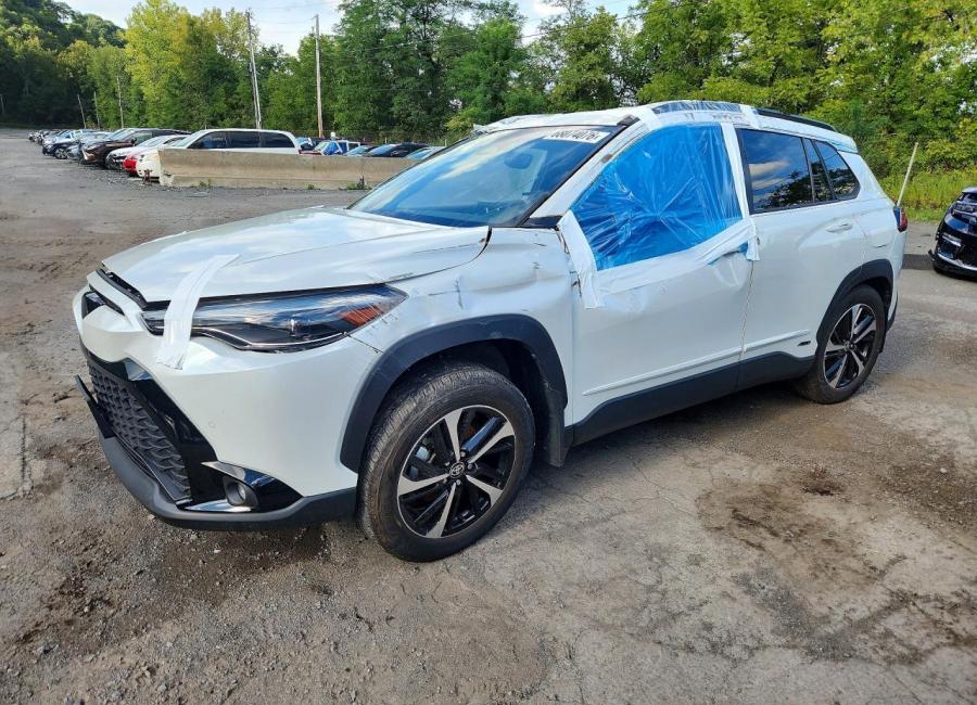 Salvage 2024 Toyota Corolla Cross Hybrid Xse in White