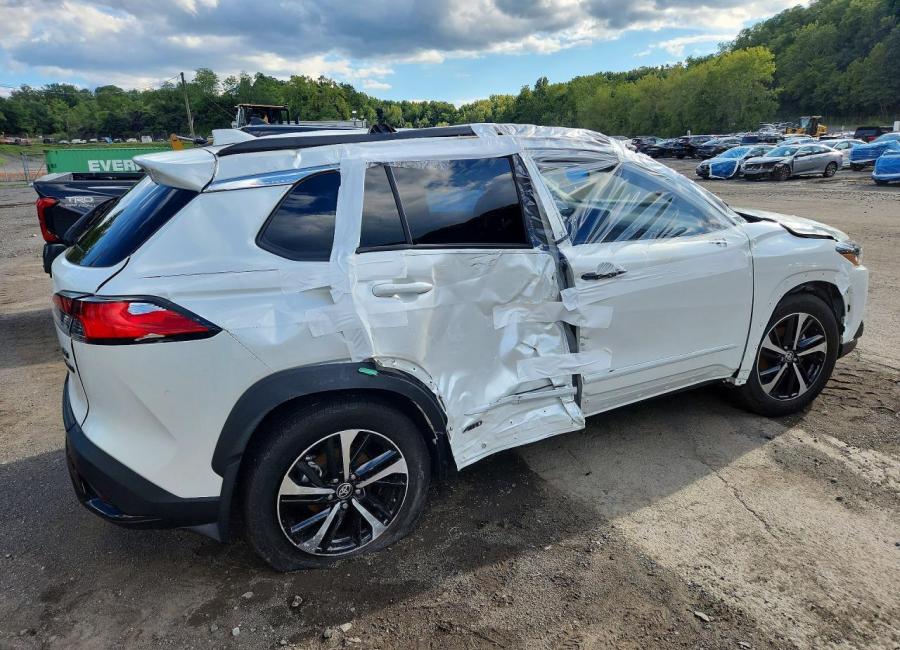 Salvage 2024 Toyota Corolla Cross Hybrid Xse in White