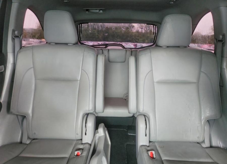 Salvage 2015 Toyota Highlander Xle in Gray