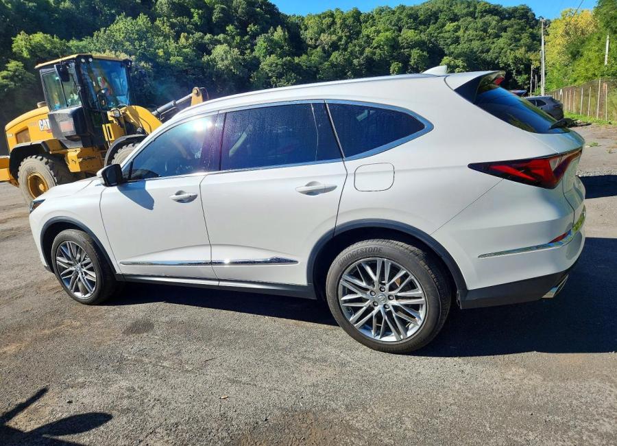 Salvage 2024 Acura Mdx  in White