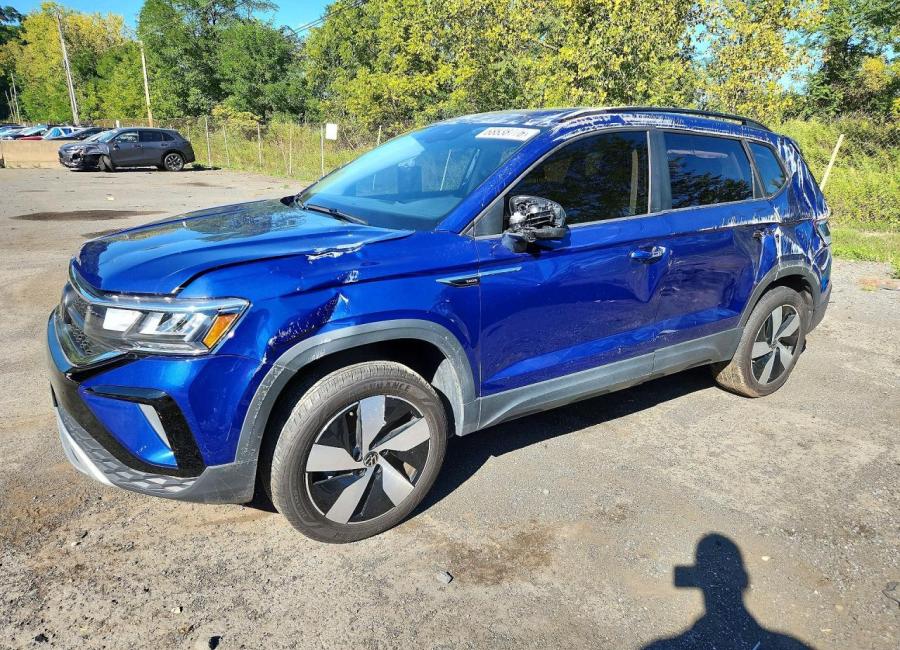 Salvage 2024 Volkswagen Taos S in Blue