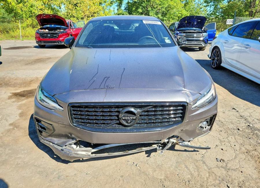 Salvage 2021 Volvo S60 T6 R-design in Gray