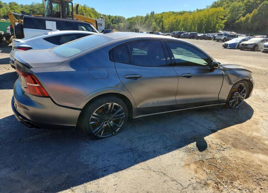Salvage 2021 Volvo S60 T6 R-design in Gray