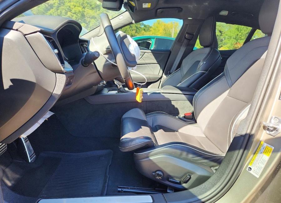 Salvage 2021 Volvo S60 T6 R-design in Gray