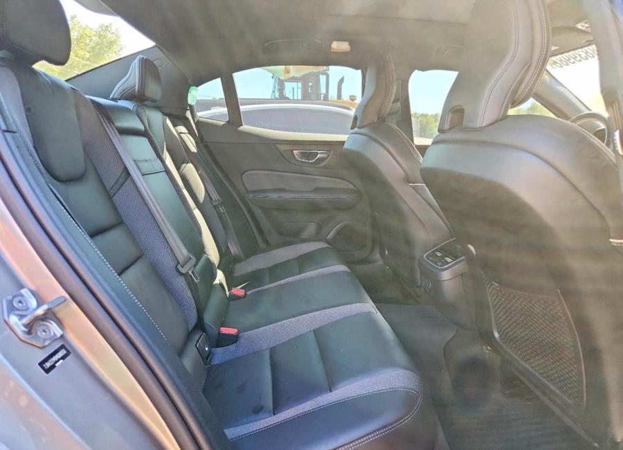 Salvage 2021 Volvo S60 T6 R-design in Gray
