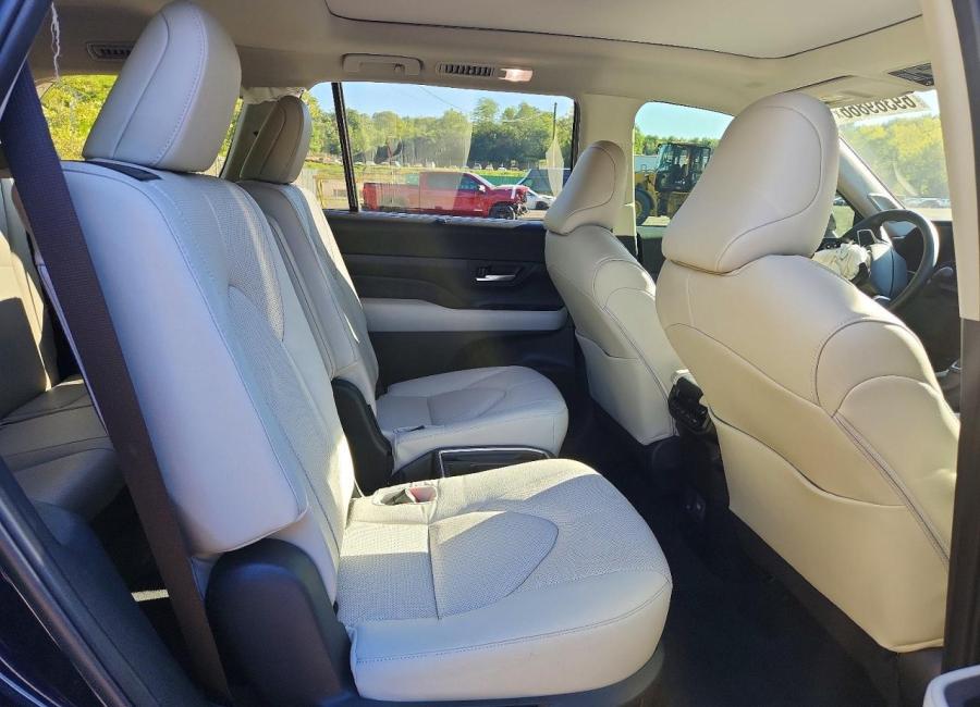Salvage 2025 Toyota Grand Highlander Hybrid Limited in Blue