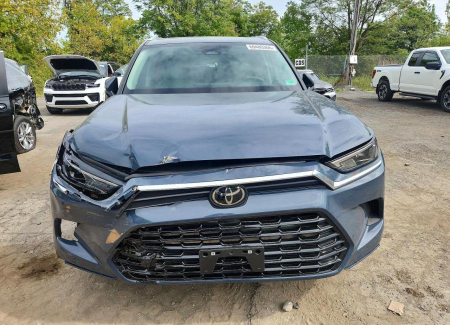 Salvage 2025 Toyota Grand Highlander Hybrid Xle in Blue