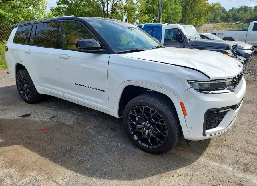 Salvage 2026 Jeep Grand Cherokee L Summit in White