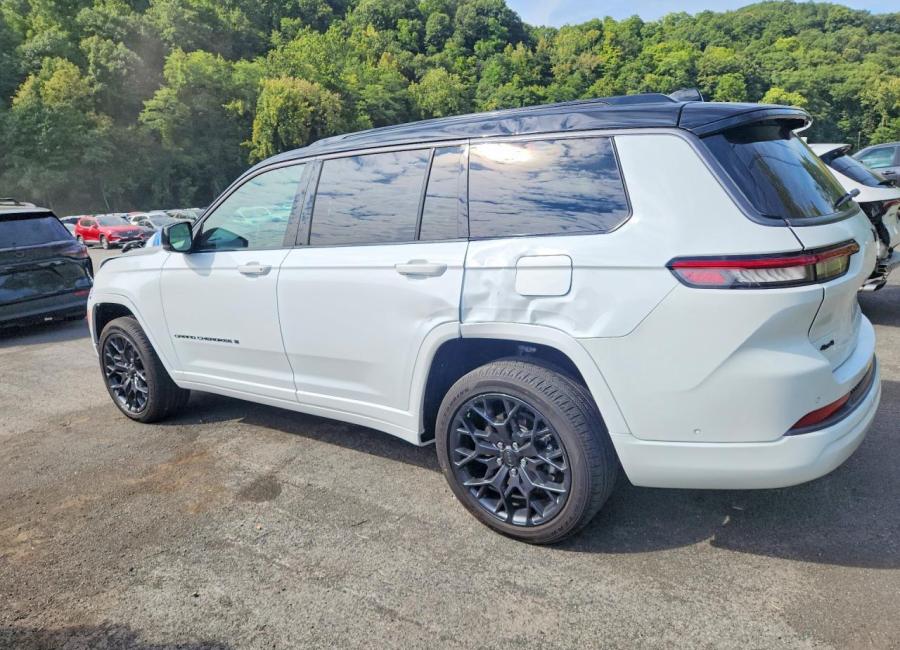 Salvage 2026 Jeep Grand Cherokee L Summit in White