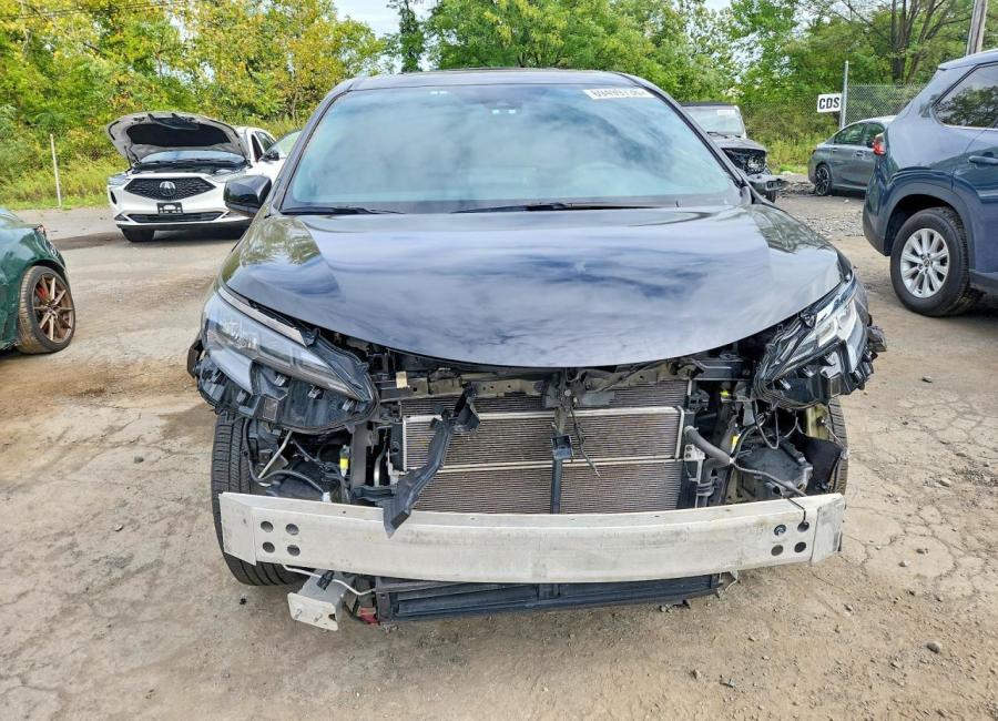 Salvage 2023 Toyota Sienna Woodland Edition in Black