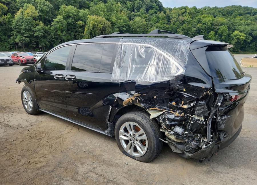 Salvage 2023 Toyota Sienna Woodland Edition in Black