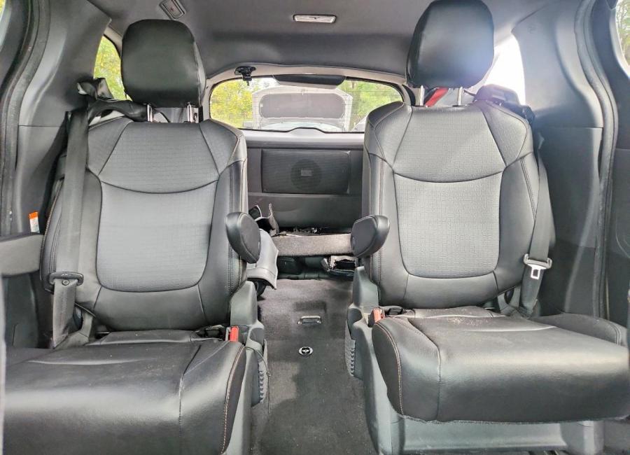 Salvage 2023 Toyota Sienna Woodland Edition in Black