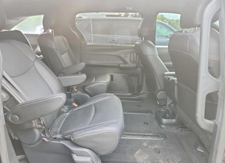 Salvage 2023 Toyota Sienna Woodland Edition in Black