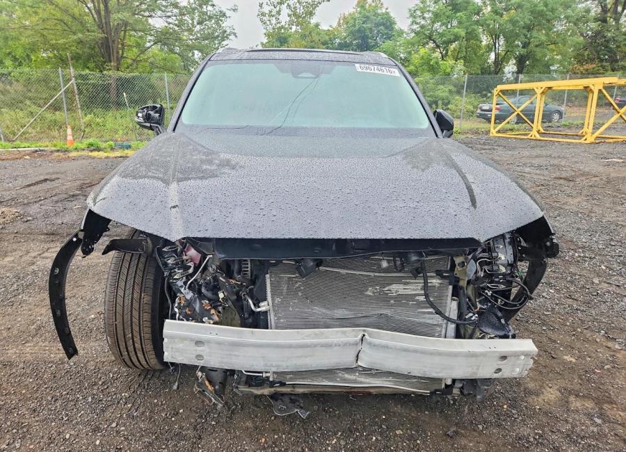 Salvage 2025 Toyota Grand Highlander Xle in Black