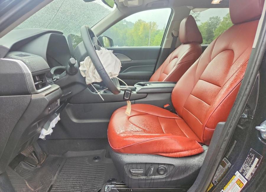 Salvage 2025 Toyota Grand Highlander Xle in Black