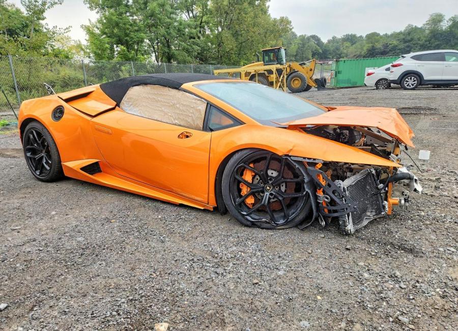 Salvage 2017 Lamborghini Huracan  in Orange