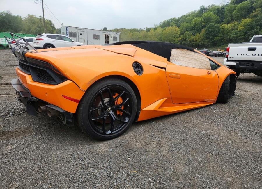 Salvage 2017 Lamborghini Huracan  in Orange