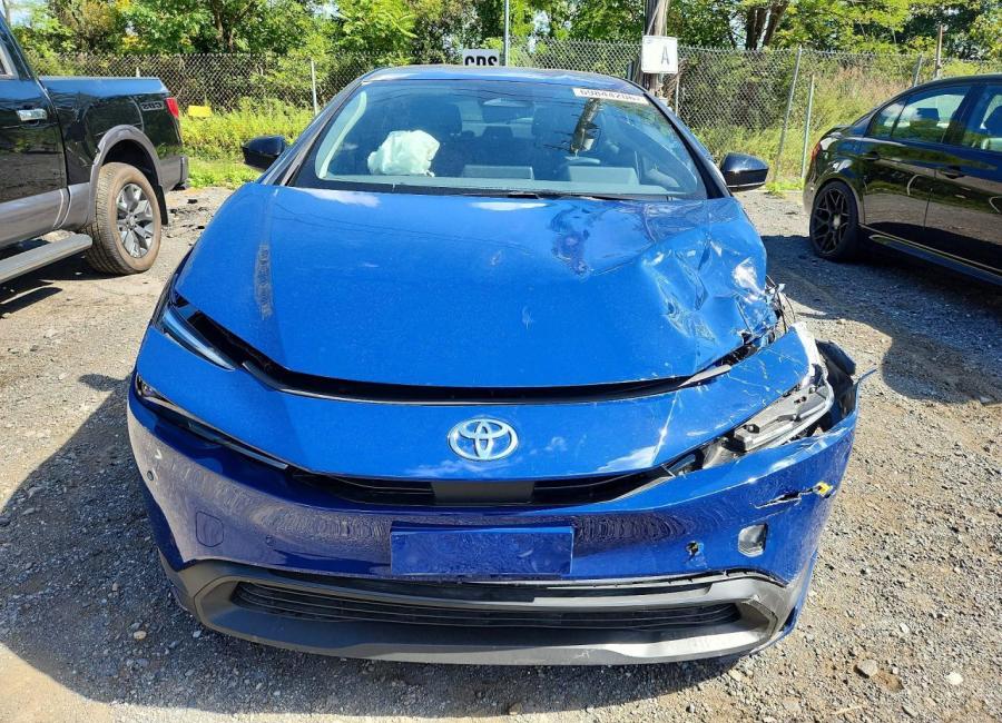 Salvage 2026 Toyota Prius Le in Blue