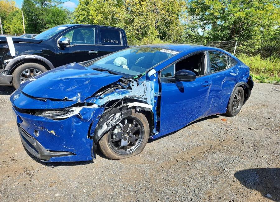 Salvage 2026 Toyota Prius Le in Blue