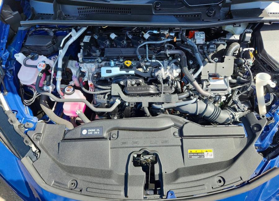 Salvage 2026 Toyota Prius Le in Blue