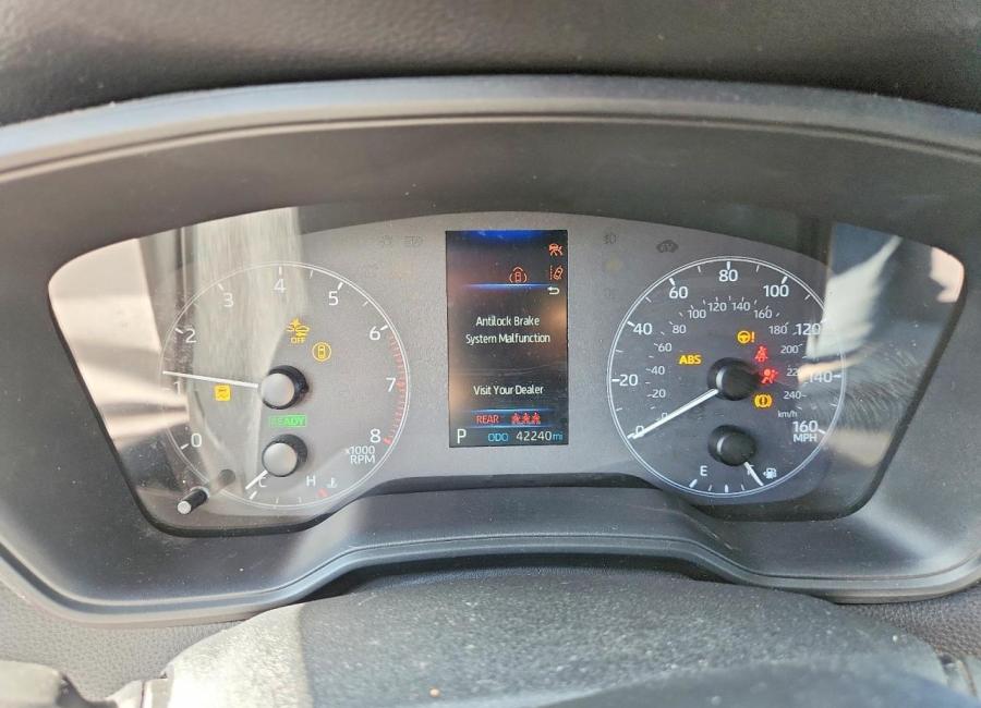 Salvage 2024 Toyota Corolla Cross Hybrid Se in Red