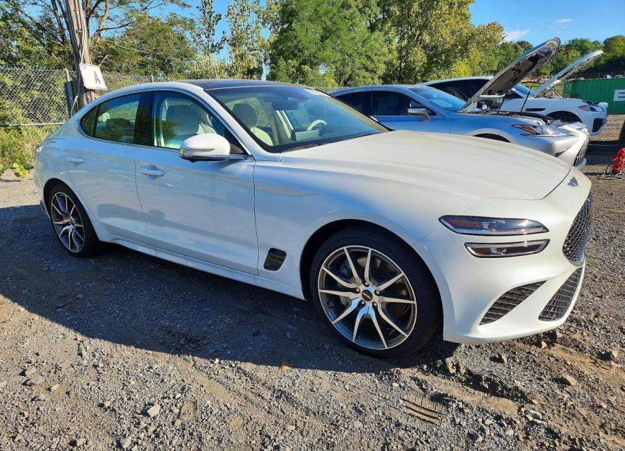 Salvage 2026 Genesis G70  in White