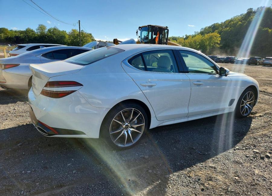 Salvage 2026 Genesis G70  in White