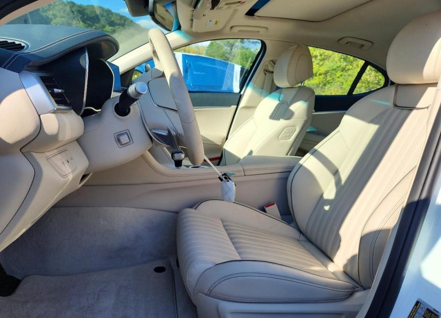 Salvage 2026 Genesis G70  in White