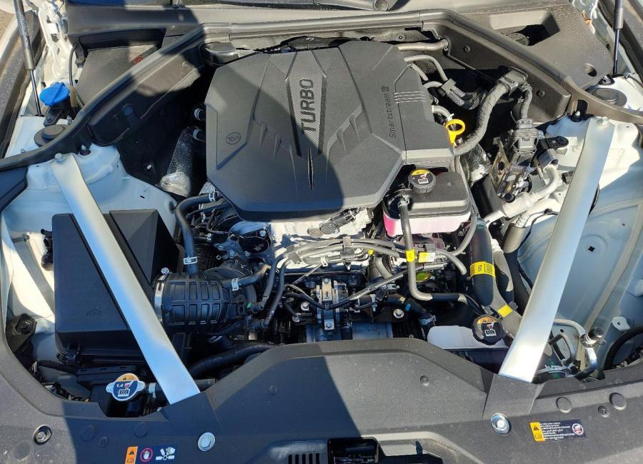 Salvage 2026 Genesis G70  in White