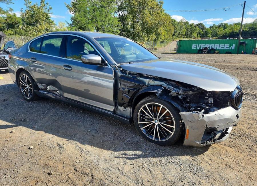 Salvage 2023 Bmw 540 Xi in Gray