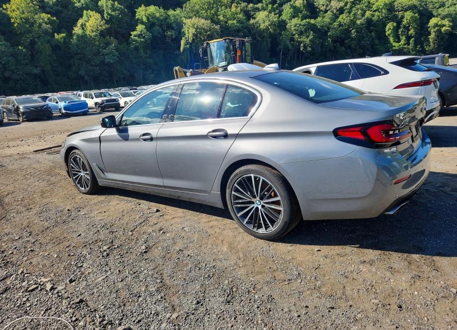 Salvage 2023 Bmw 540 Xi in Gray