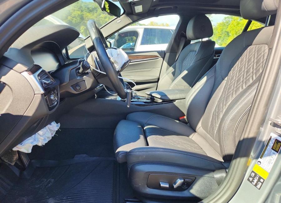 Salvage 2023 Bmw 540 Xi in Gray