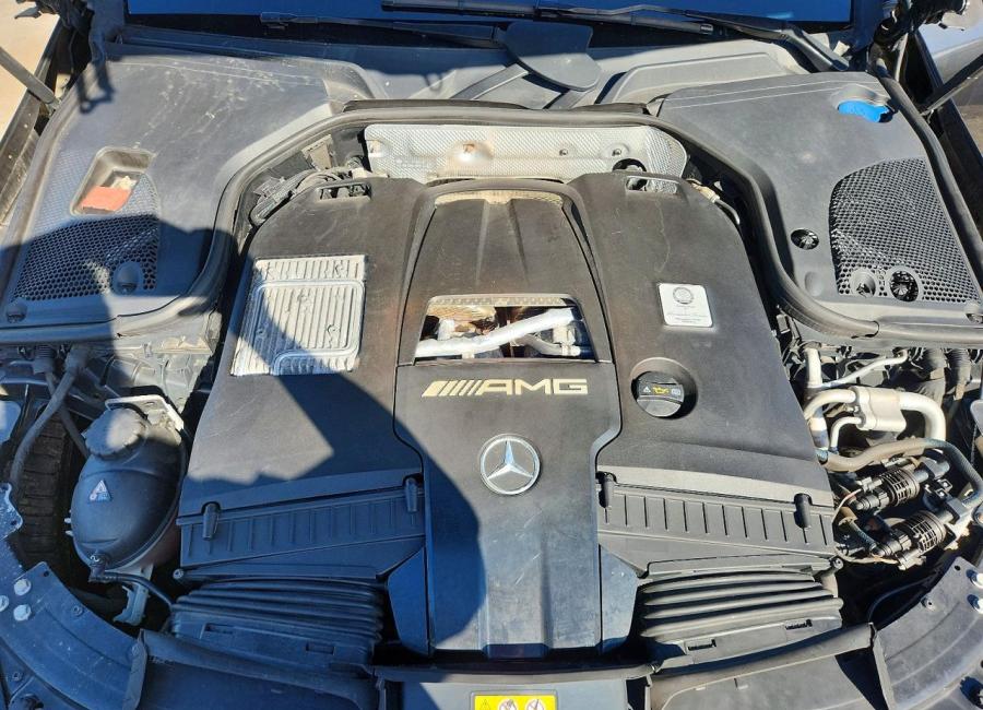 Salvage 2019 Mercedes Benz Amg Gt 63  in Gray