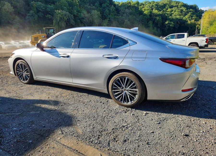 Salvage 2025 Lexus Es 350  in Silver