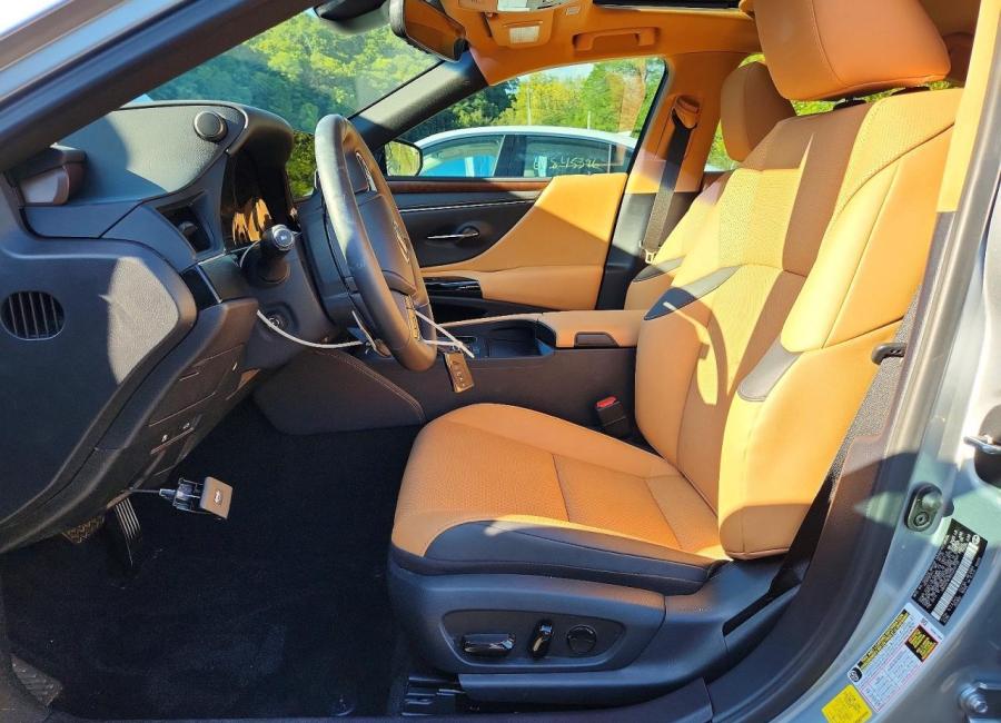 Salvage 2025 Lexus Es 350  in Silver