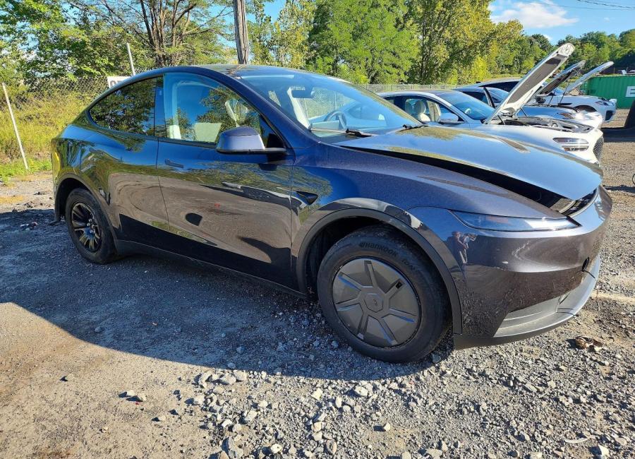 Salvage 2026 Tesla Model Y  in Gray