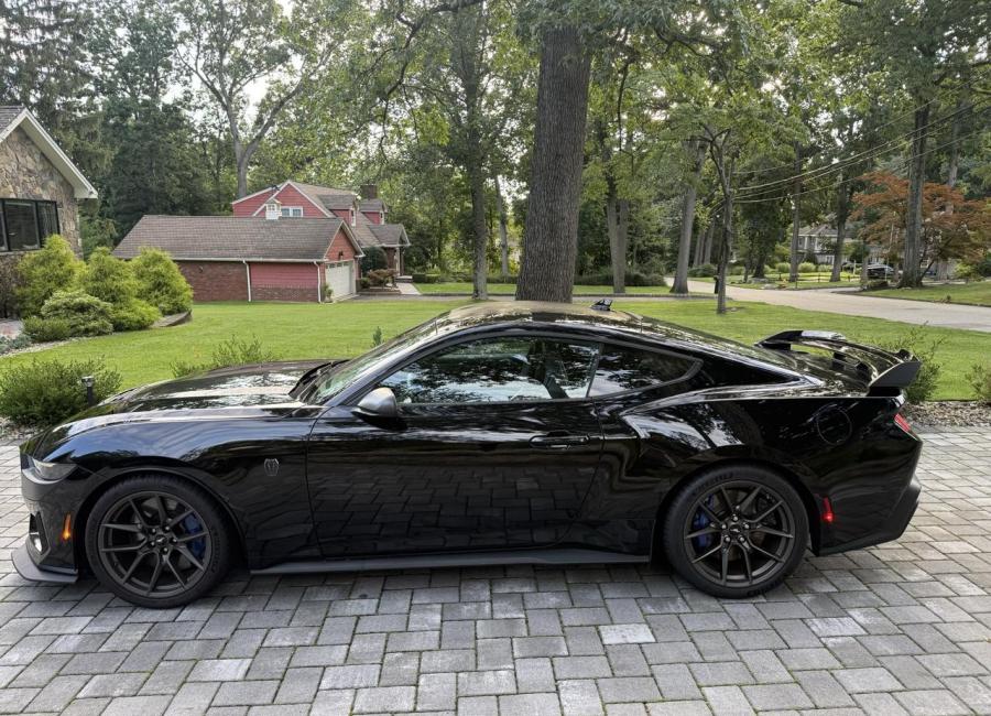 Salvage 2024 Ford Mustang Dark Horse in Black